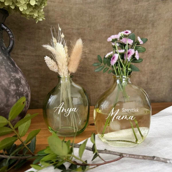 Feliratozható mini üvegváza két színben